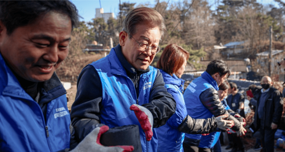 Attack on main opposition leader shakes South Korean political scene