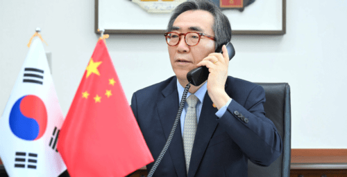 Foreign ministers of South Korea, China pave way for crucial trilateral meeting